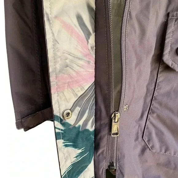 THE NORTH FACE NWOT HYVENT 2.5 L QUIANA WOMEN’S RAIN JACKET | SIZE: SMALL PETITE - Picture 5 of 11